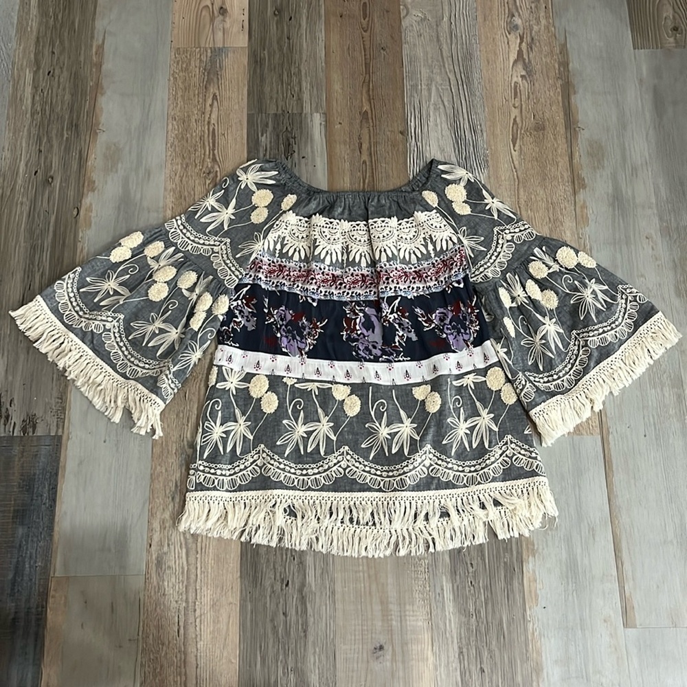 John Mark Boho Embroidered with Fringe trim Tunic with bell sleeves Size medium